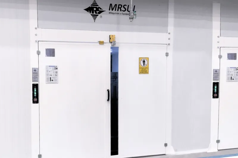 O que considerar antes de investir em elevadores de carga